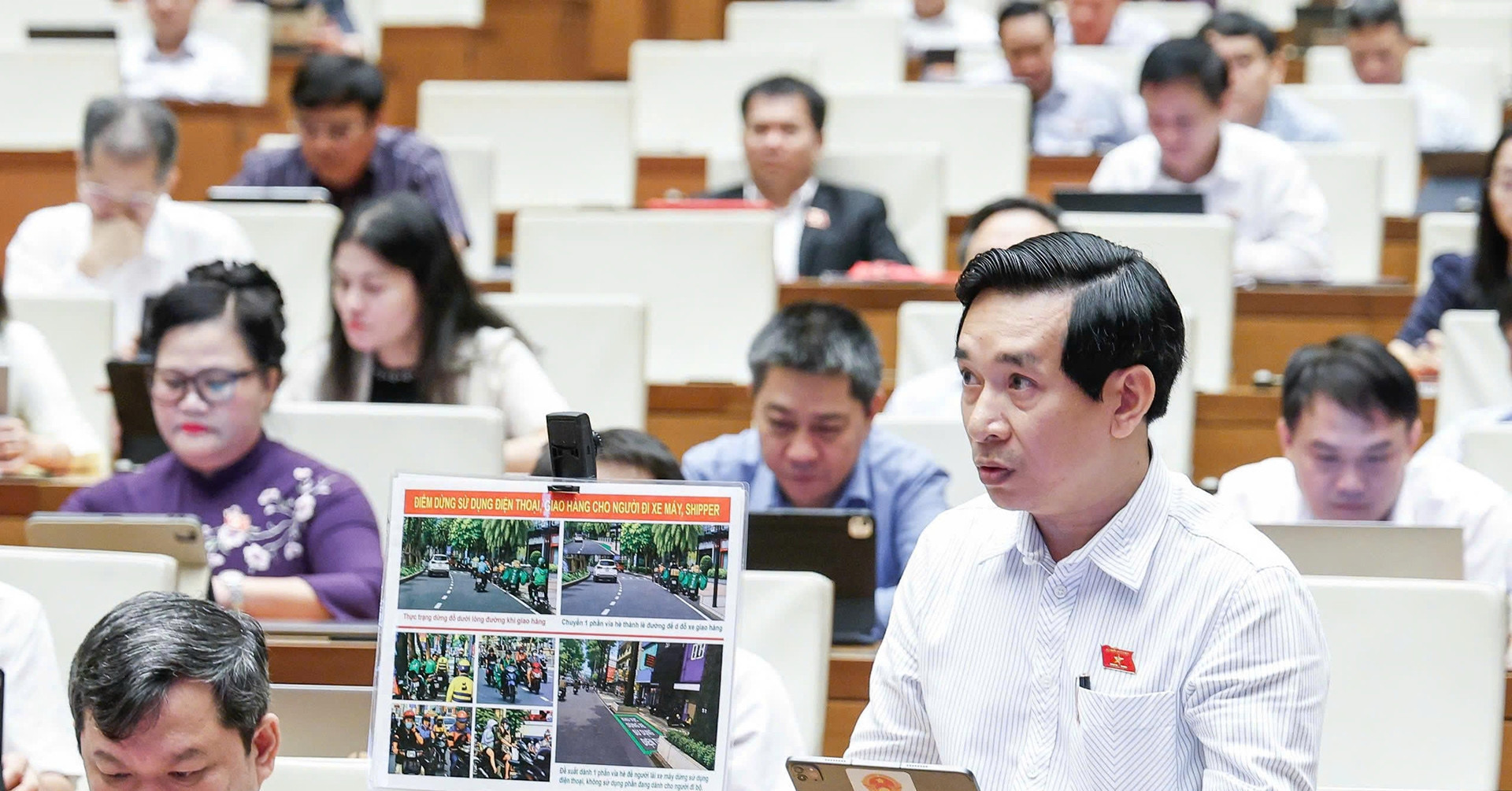 Đề xuất đưa nội dung dạy trẻ biết chào người lớn vào chương trình giáo dục lớp 1 