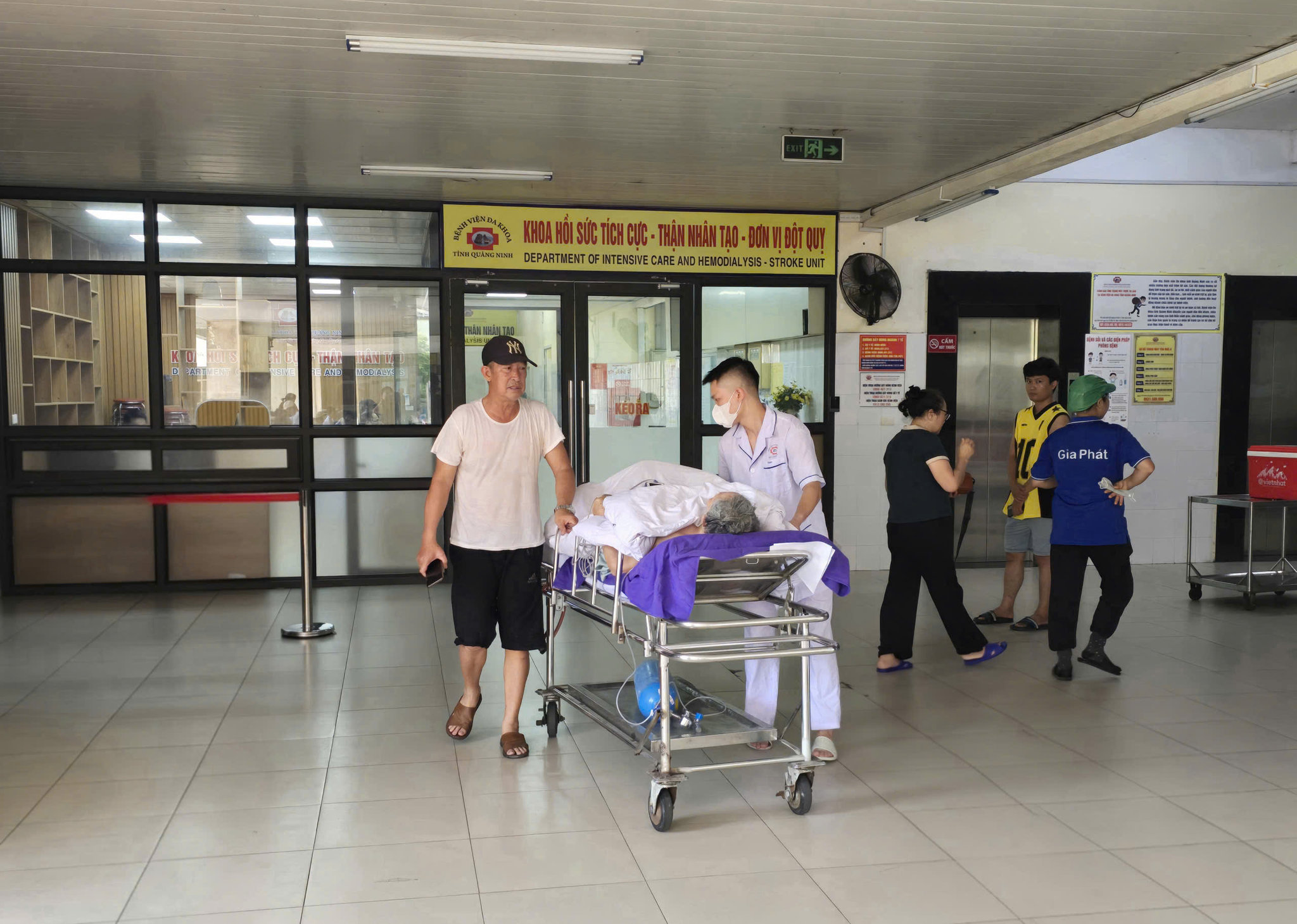 Hồi sức tích cực là một trong các lĩnh vực y tế chuyên sâu của Bệnh viện Đa khoa tỉnh Quảng Ninh. Ảnh: Mỹ Dung
