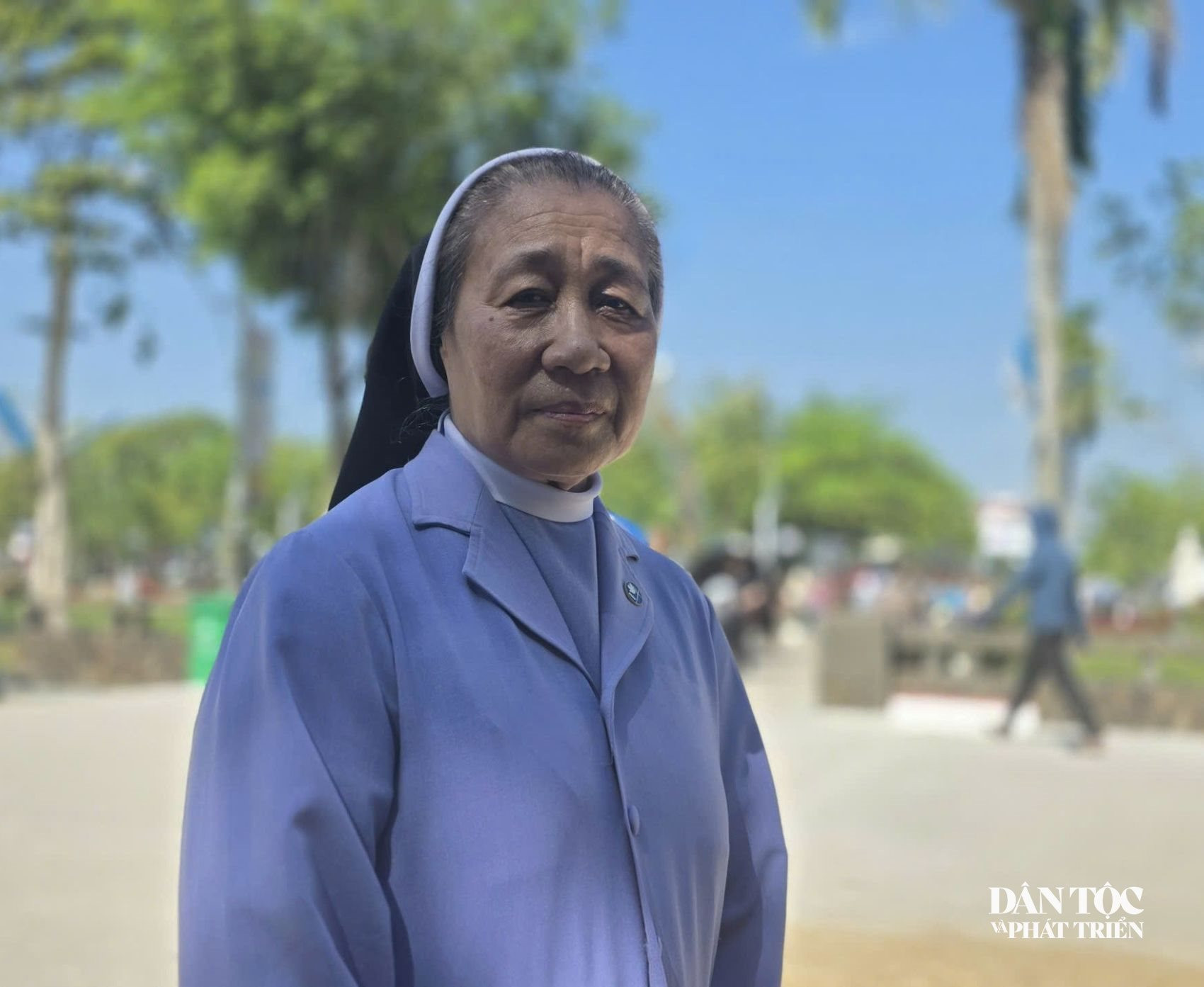 Sau gần 30 năm, Sơ Nguyễn Thị Hoa (Đắk Lắk) trở lại Thánh địa La Vang. Ảnh: Phạm Tiến