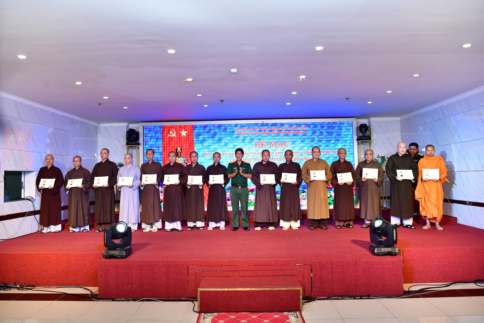 Từ năm 2013 đến nay Quân khu tổ chức bồi dưỡng 227 lớp đối tượng chức sắc, chức việc. Ảnh: Phương Nhật