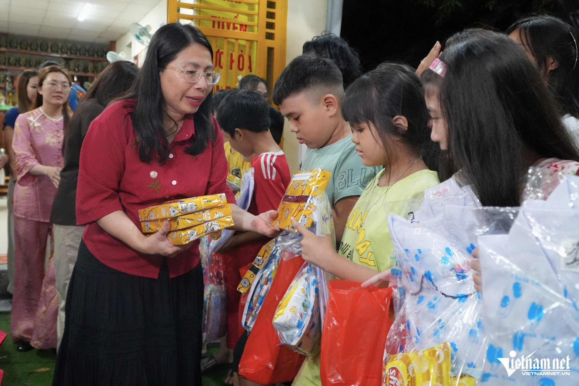 W-lop hoc tinh thuong 4.jpg