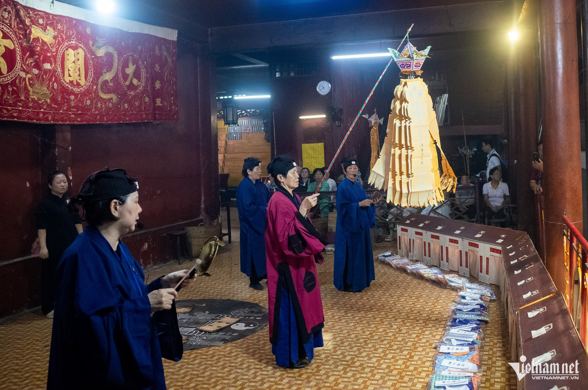 W-người hoa Nguyễn Huế 24.jpg