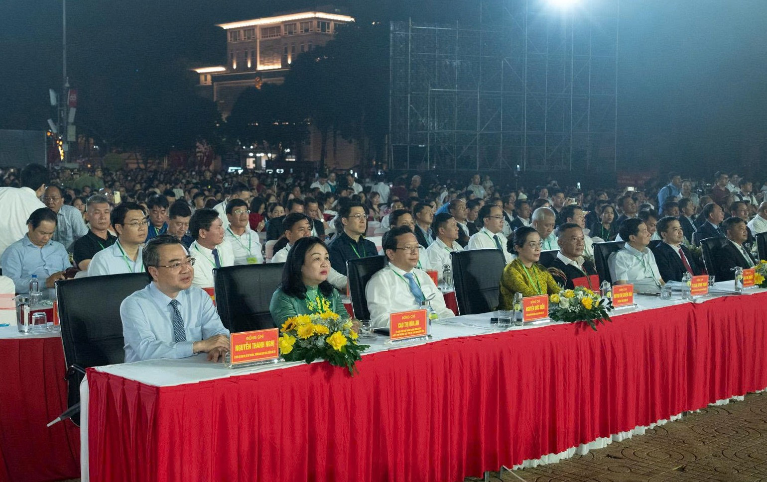 Ủy viên Bộ Chính trị, Bí thư Trung ương Đảng, Trưởng Ban Chính sách, chiến lược Trung ương Nguyễn Thanh Nghị cùng lãnh đạo các bộ, ban, ngành, đoàn thể Trung ương dự khai mạc