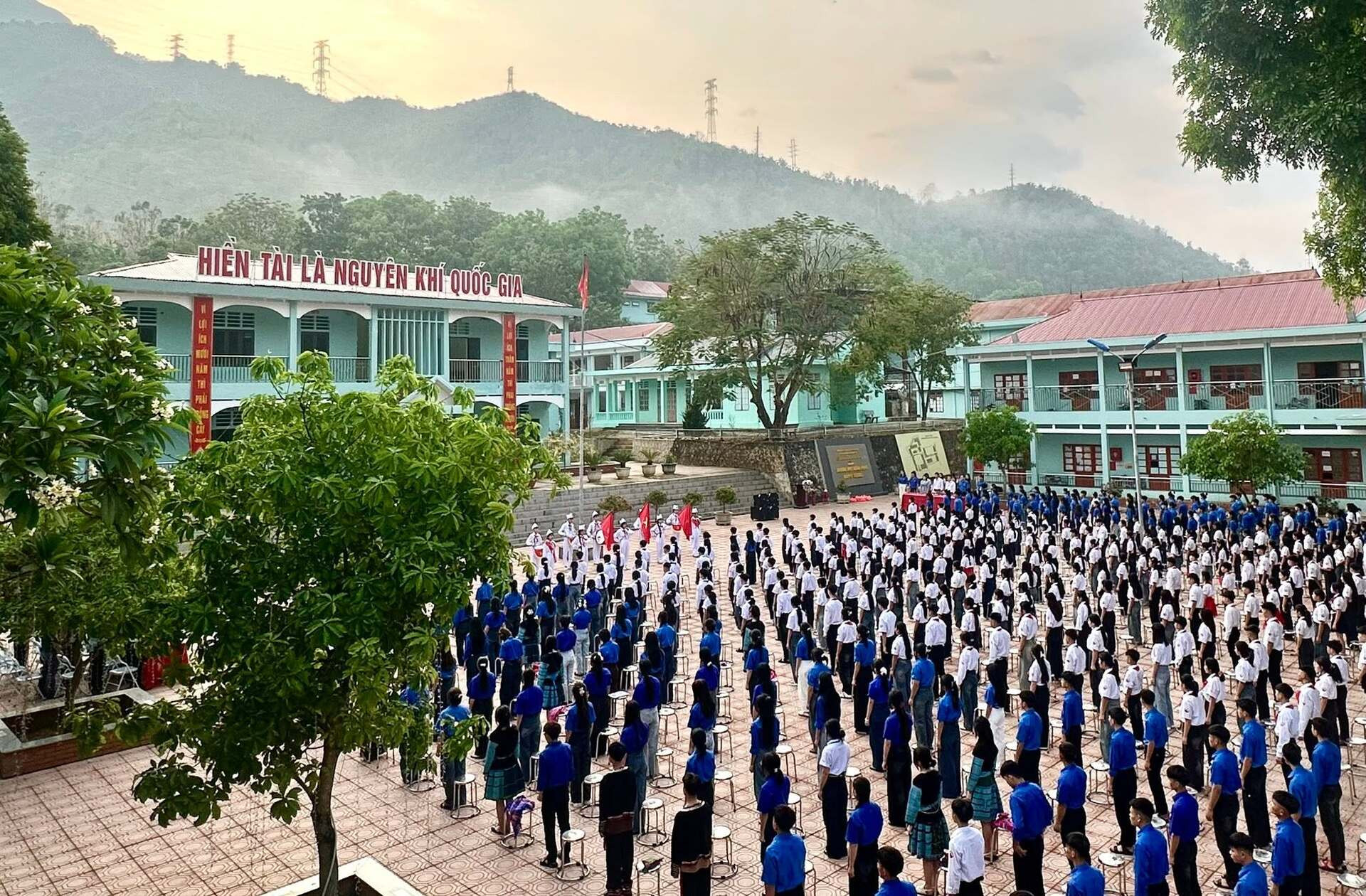 Dân tộc rất ít người 17.1