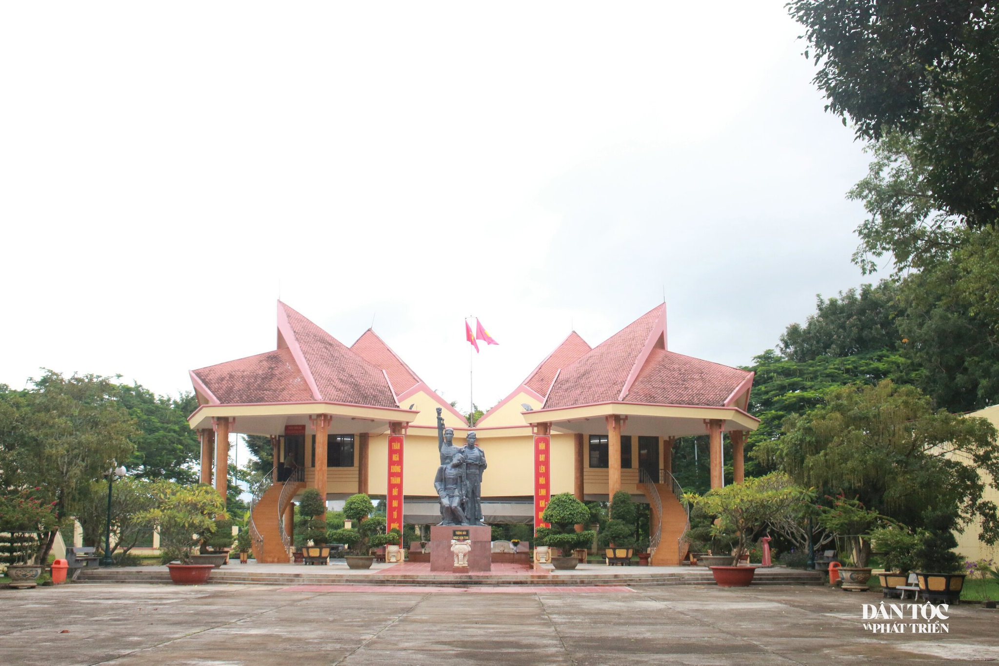 nhà ngục