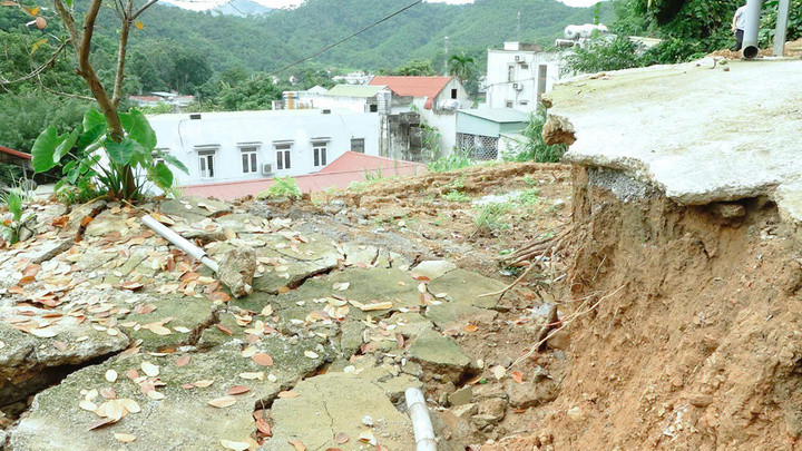 sat-lo-19584488.jpg