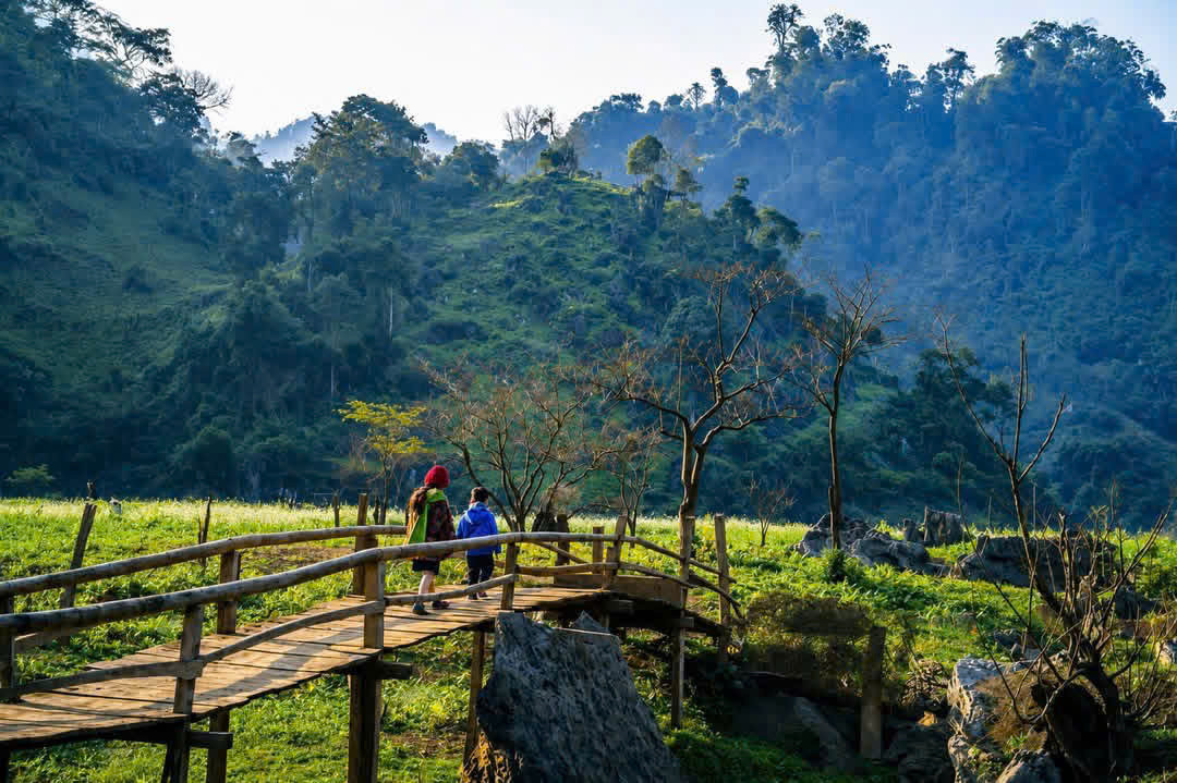 Làng nguyên thủy Tà Phềnh.
