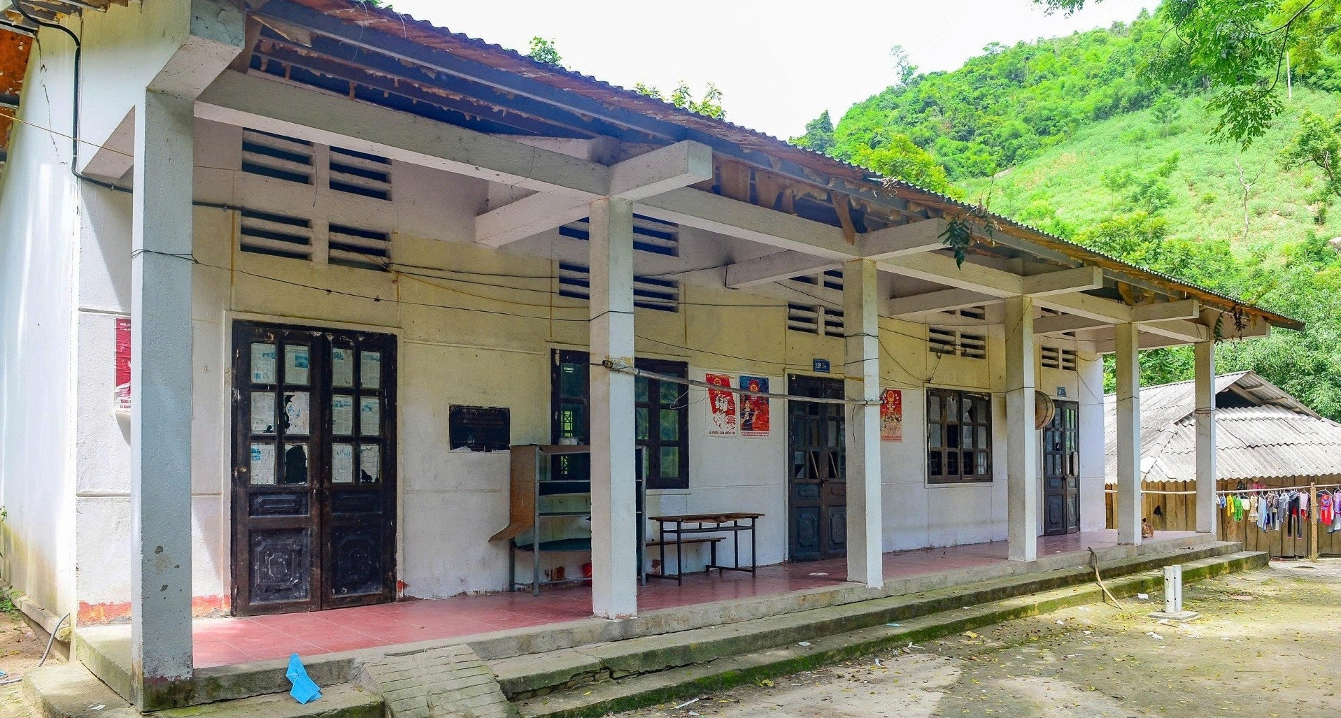 Điểm trường ở miền núi Thanh Hóa nứt toác trước thềm năm học mới 