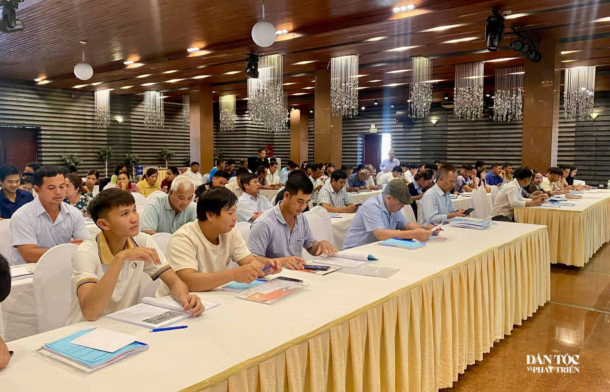 sở dân tộc và tôn giáo