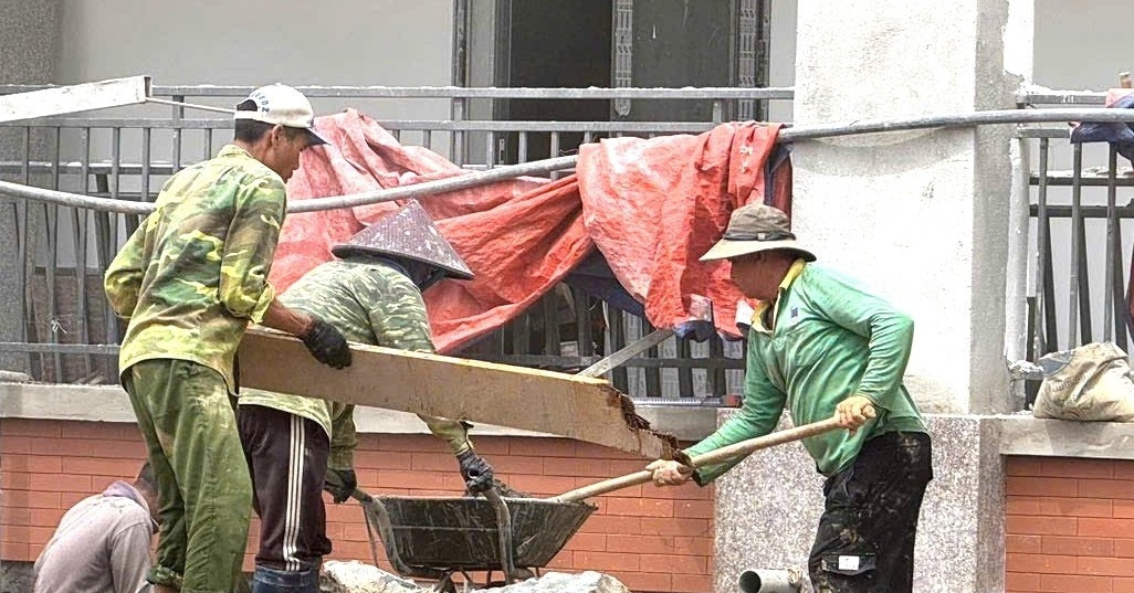 Duy trì 150 công nhân, đưa giải pháp cấp bách hoàn thành trường nội trú liên cấp Ia Lốp 