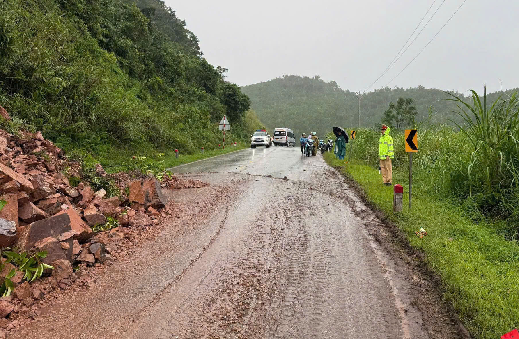 Lũ rút, vùng cao Quảng Ninh khẩn trương khắc phục hậu quả bão số 4 