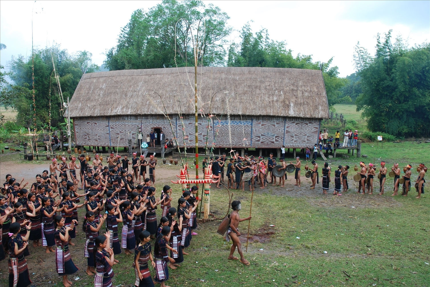 images.baodantoc.vn-uploads-2023-thang-8-moi-ngay-14-ngoc-thu-_nha-rong.jpg