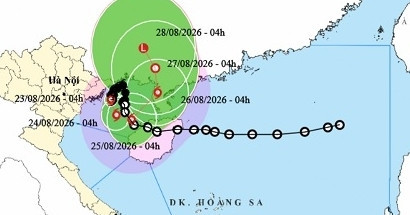 Bão số 4 cách Quảng Ninh, Hải Phòng hơn 100km, vẫn đi kiểu 'nhúc nhích' 