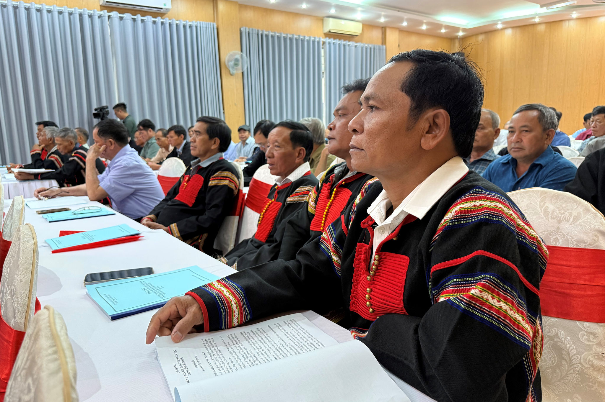 Hàng năm Sở Dân tộc và Tôn giáo tỉnh Đắk Lắk tổ chức tập huấn, bồi dưỡng kiến thức cho hàng trăm Người có uy tín
