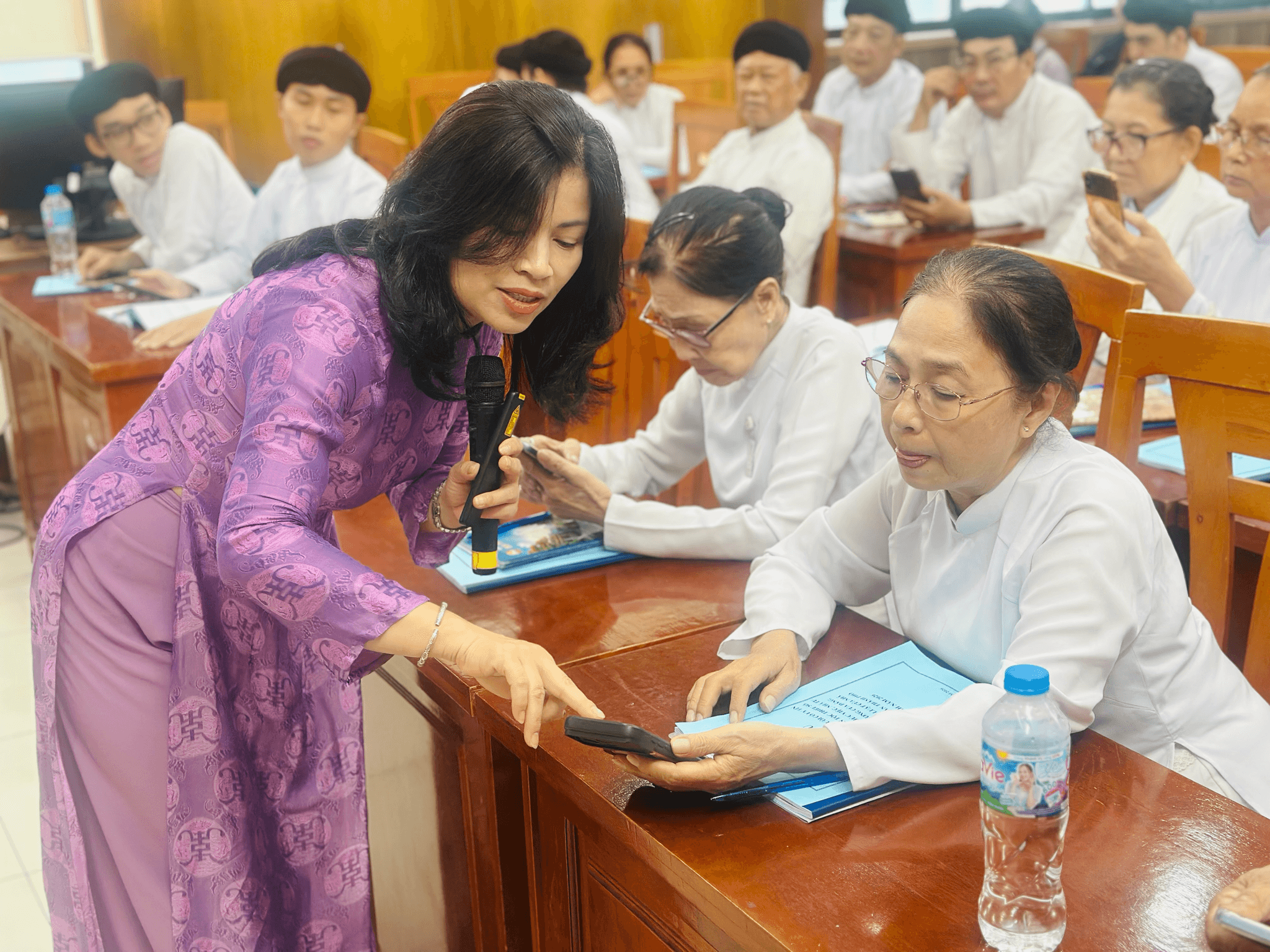 TP. Hồ Chí Minh: Phát huy vai trò Người có uy tín, chức sắc, chức việc trong tuyên truyền chính sách 