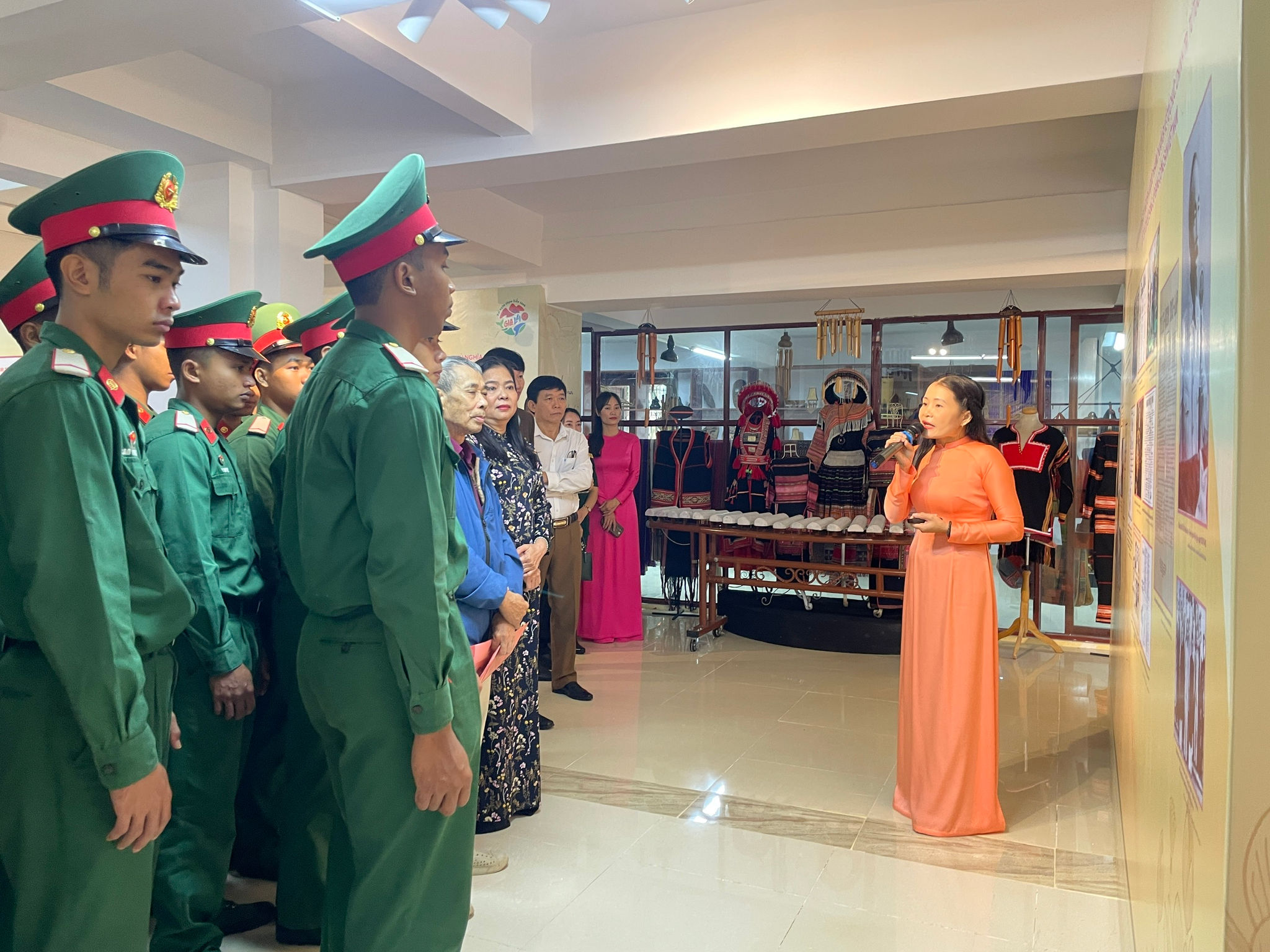 150 hình ảnh, hiện vật trưng bày tại triển lãm “Miền Nam nhớ mãi ơn Người” 