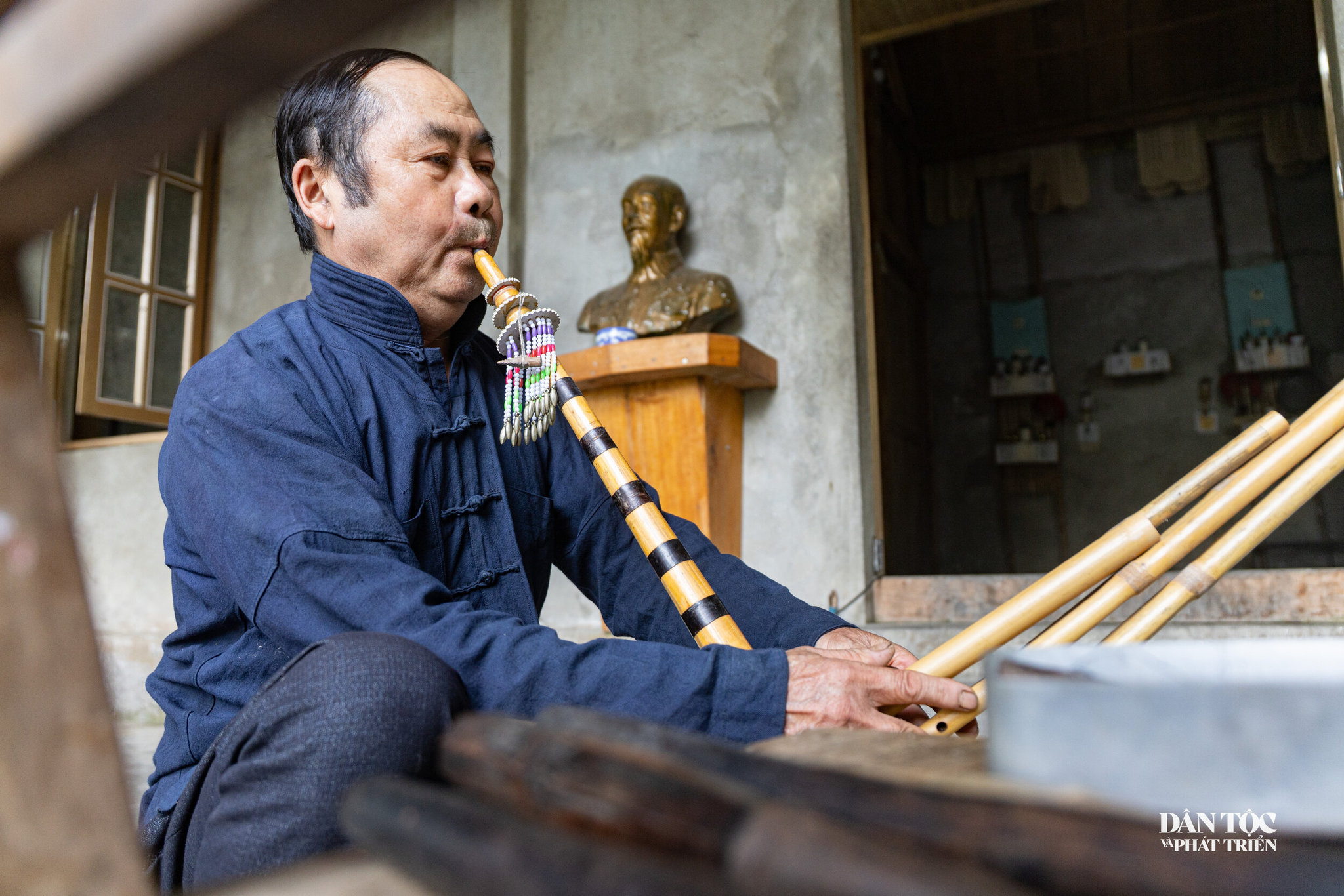 Khèn Mông