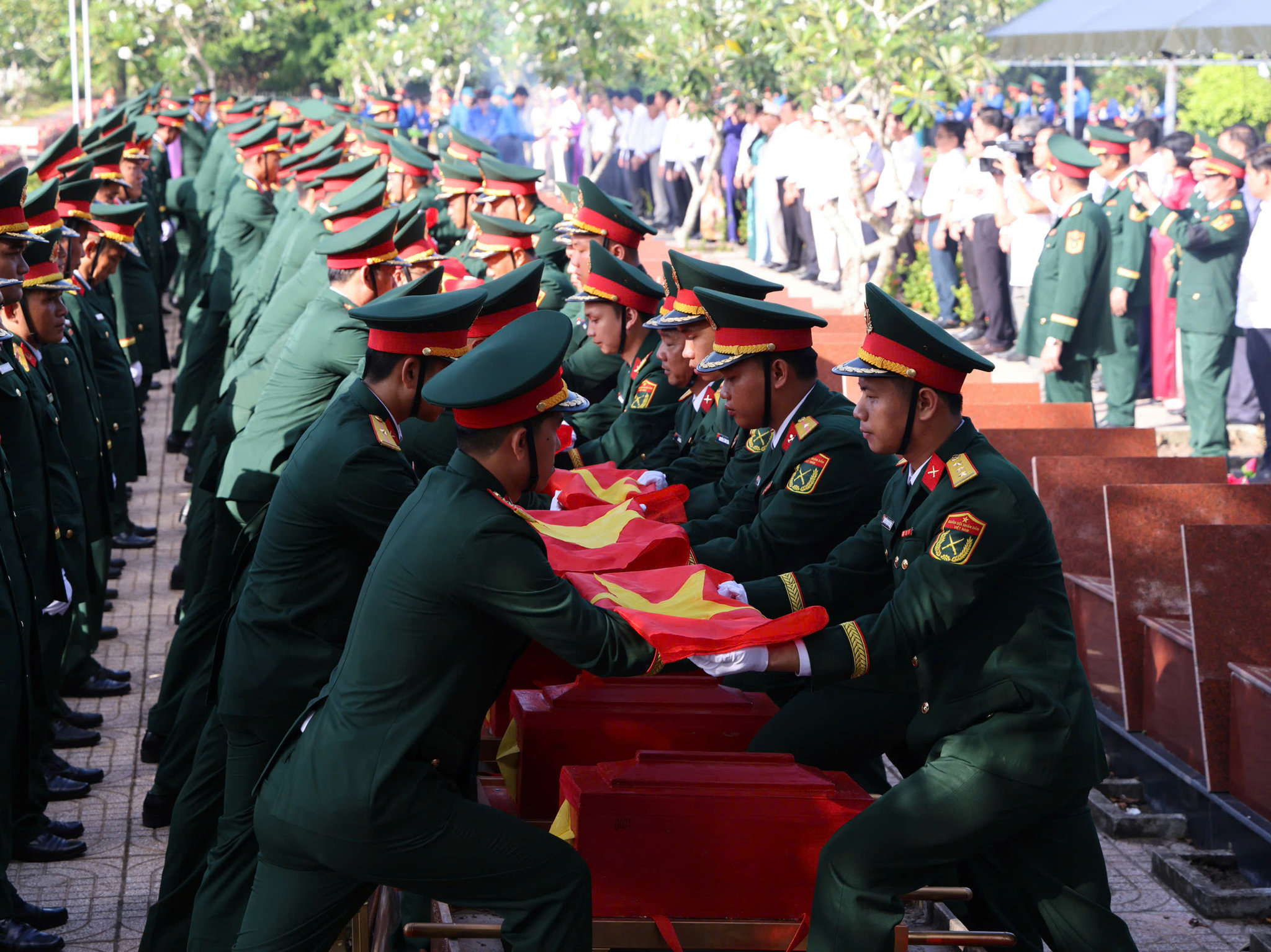 Đưa 38 hài cốt liệt sĩ về an nghỉ, Cần Thơ quyết tâm tìm kiếm đến khi không còn người nằm lại 
