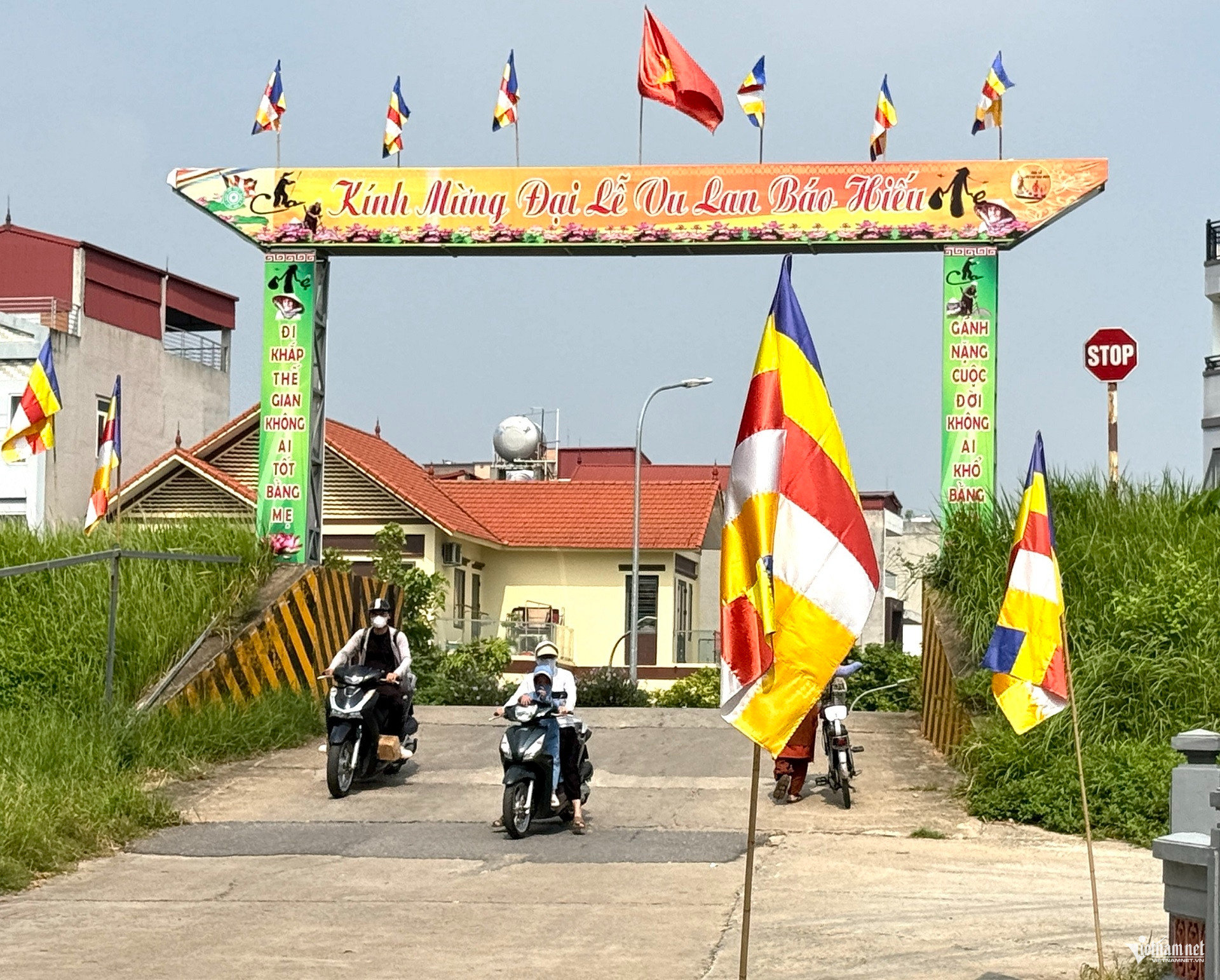 W-Vu Lan.jpg
