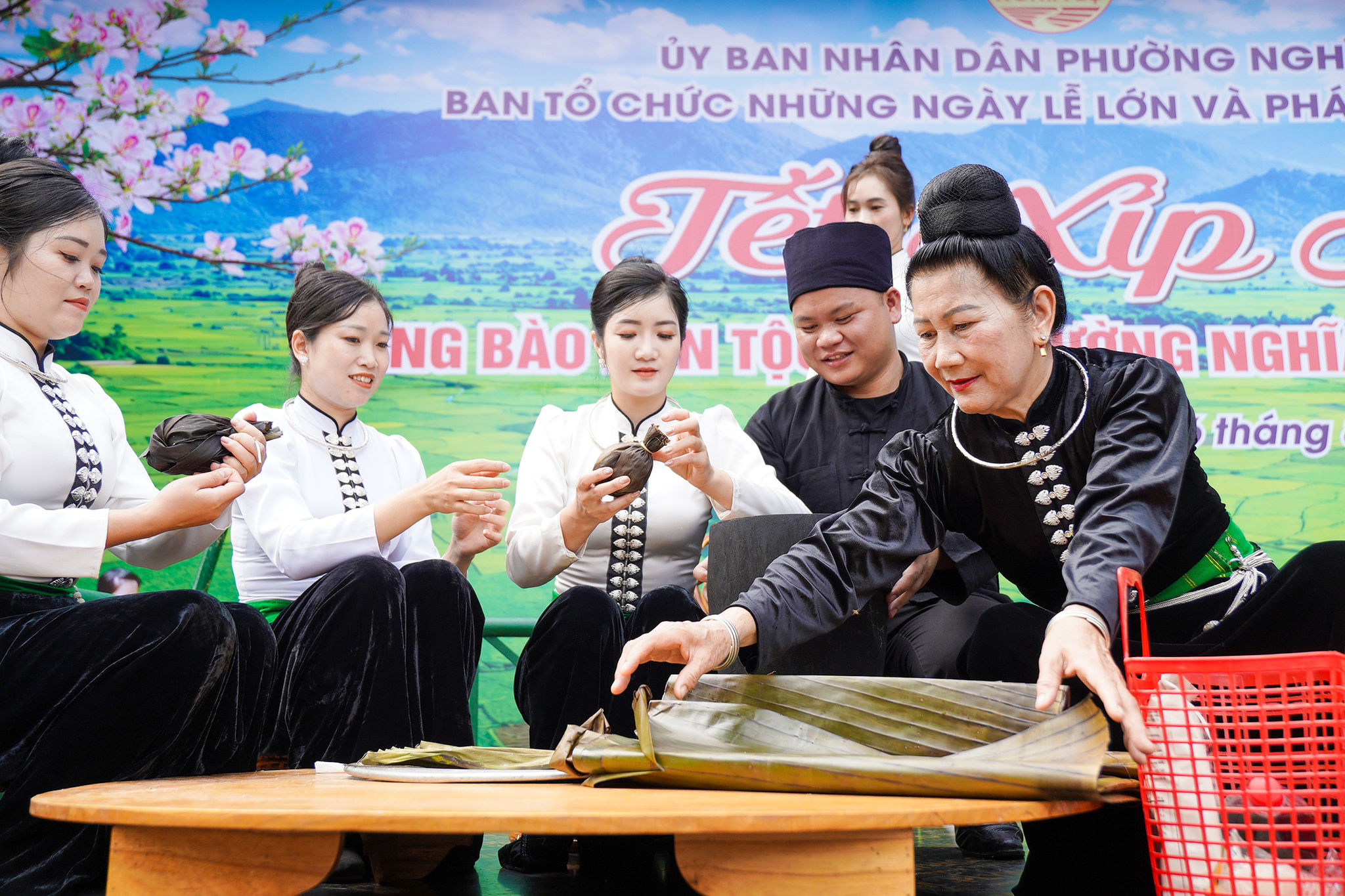 Hương sắc Tết Xíp Xí nơi thung lũng Mường Lò 