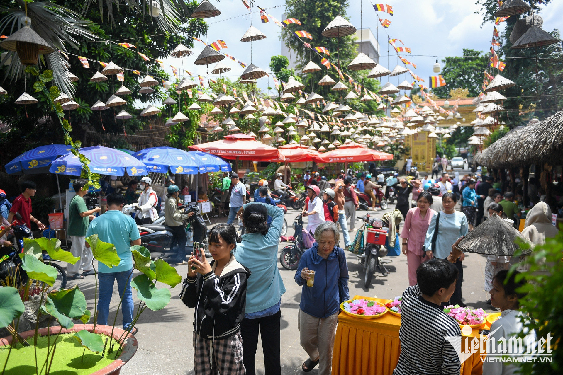 W-vu. lan TPHCM Nguyễn Huế 16.jpg