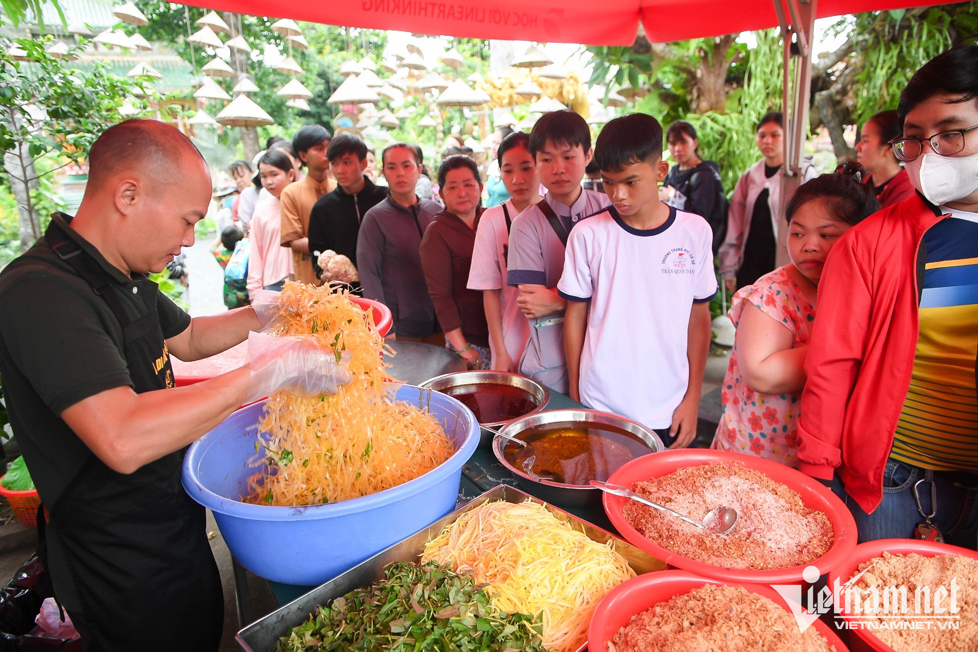 W-vu. lan TPHCM Nguyễn Huế.jpg