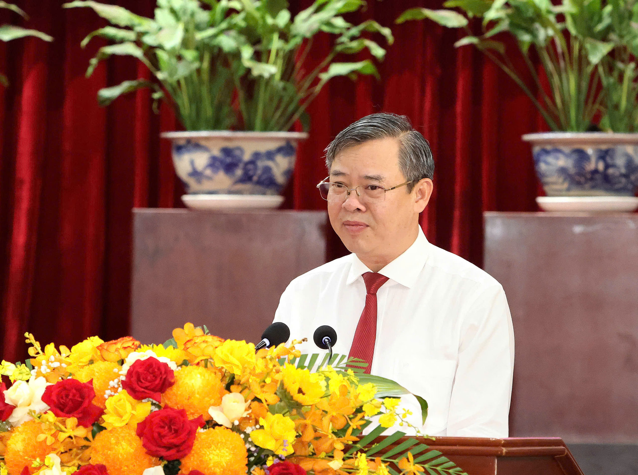 Ông Trương Cảnh Tuyên, Chủ tịch UBND TP. Cần Thơ phát biểu tại buổi họp mặt. Ảnh: Phạm Trung