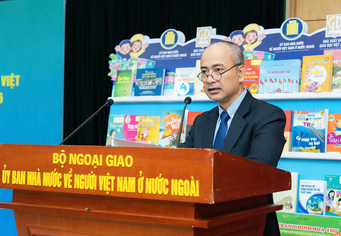 Những nhịp cầu kết nối thế hệ trẻ người Việt Nam ở nước ngoài với quê hương 