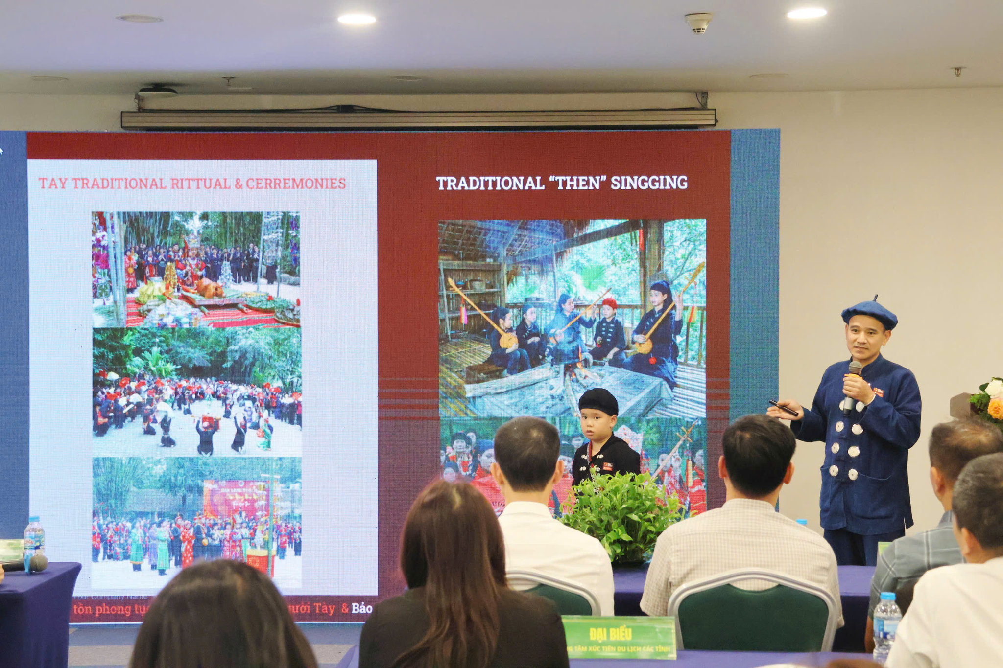 Các đại biểu tham gia giới thiệu sản phẩm du lịch Thái Nguyên. Ảnh: Thanh Hương