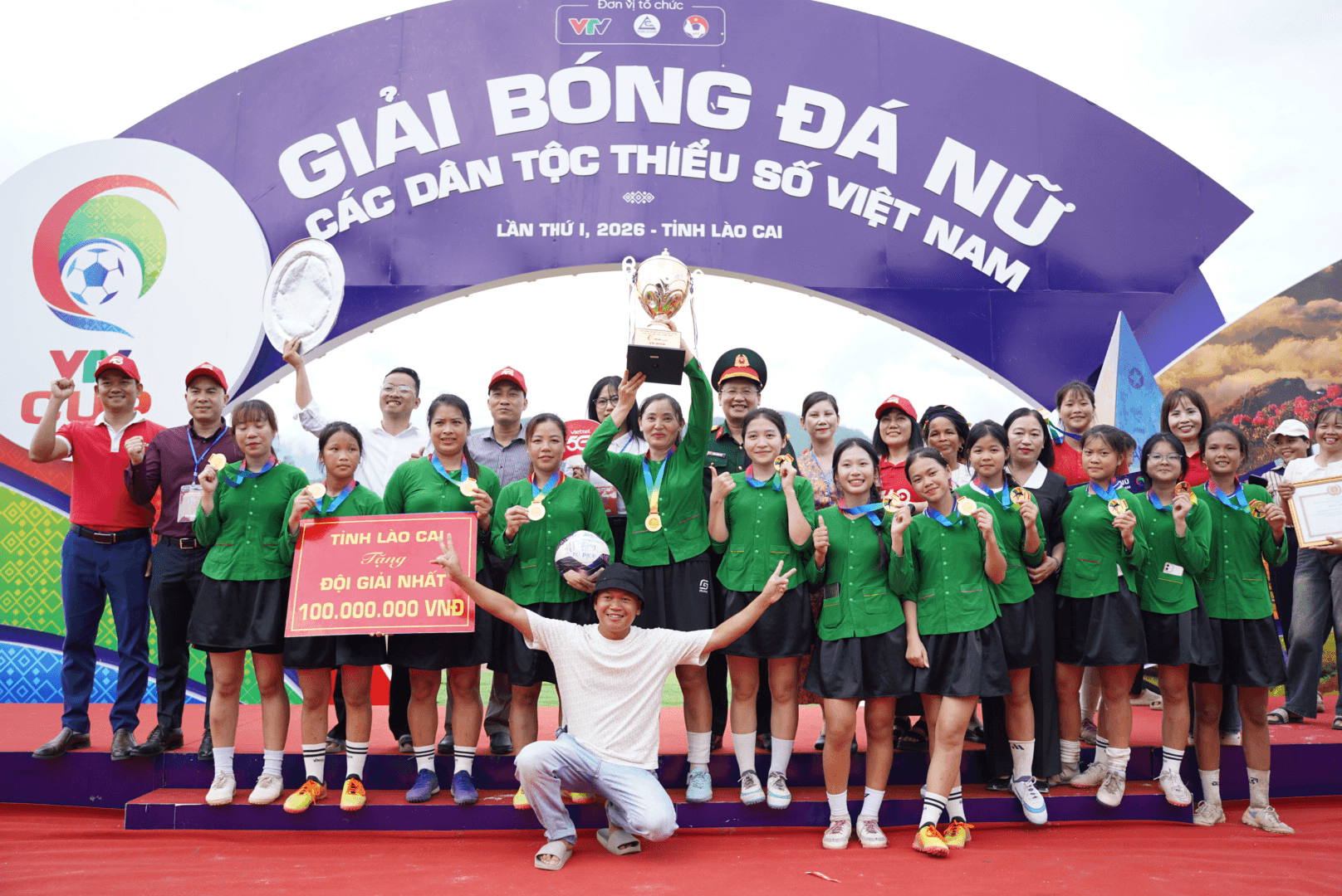 Lục Yên đăng quang Giải Bóng đá nữ các DTTS Việt Nam lần thứ I 