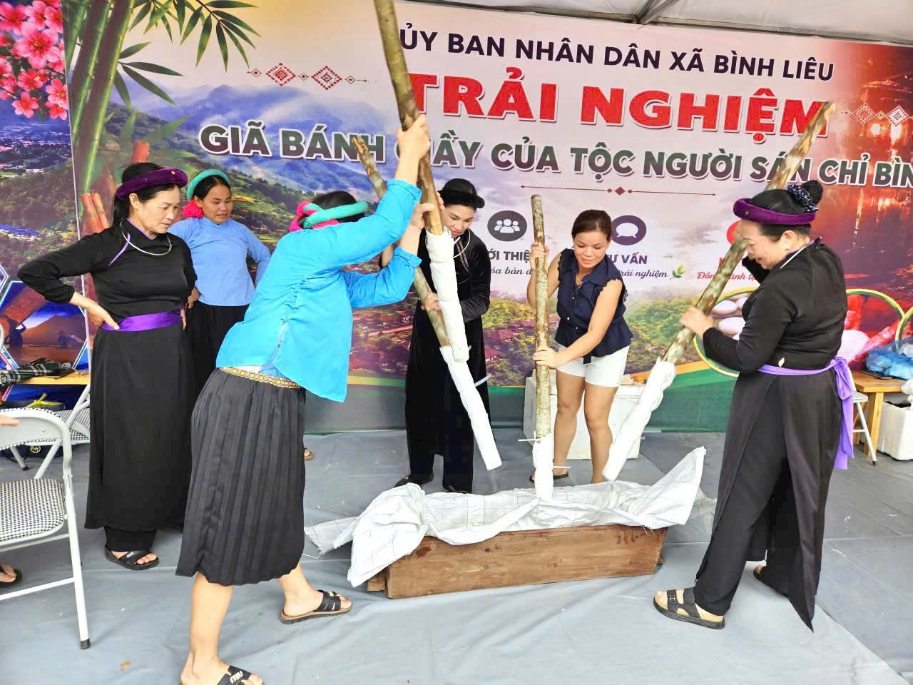 Đưa văn hóa dân tộc xuống chợ phiên đón Tết Độc lập 