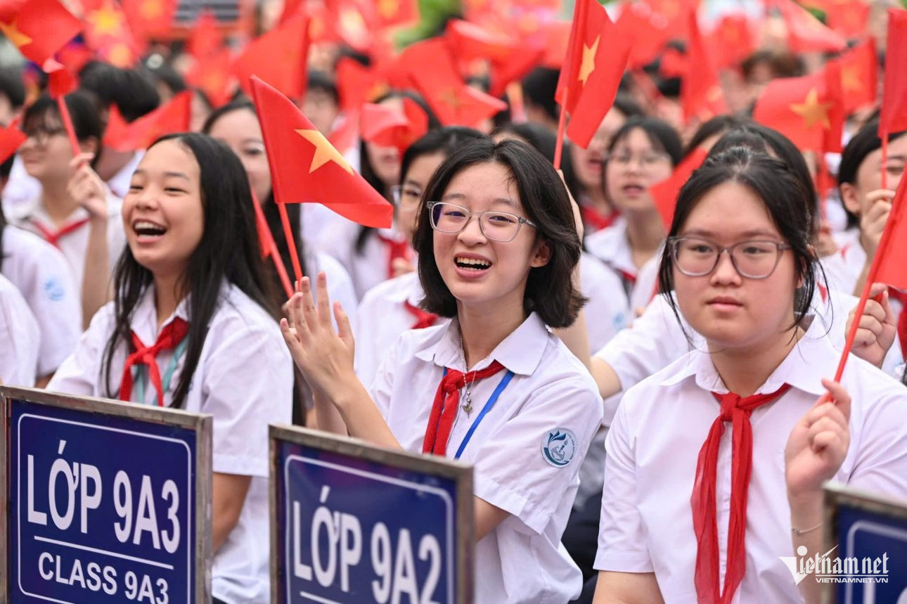 https://static-images.vnncdn.net/vps_images_publish/000001/000003/2026/9/5/w-huy-2-tran-duy-hung-325.jpg
