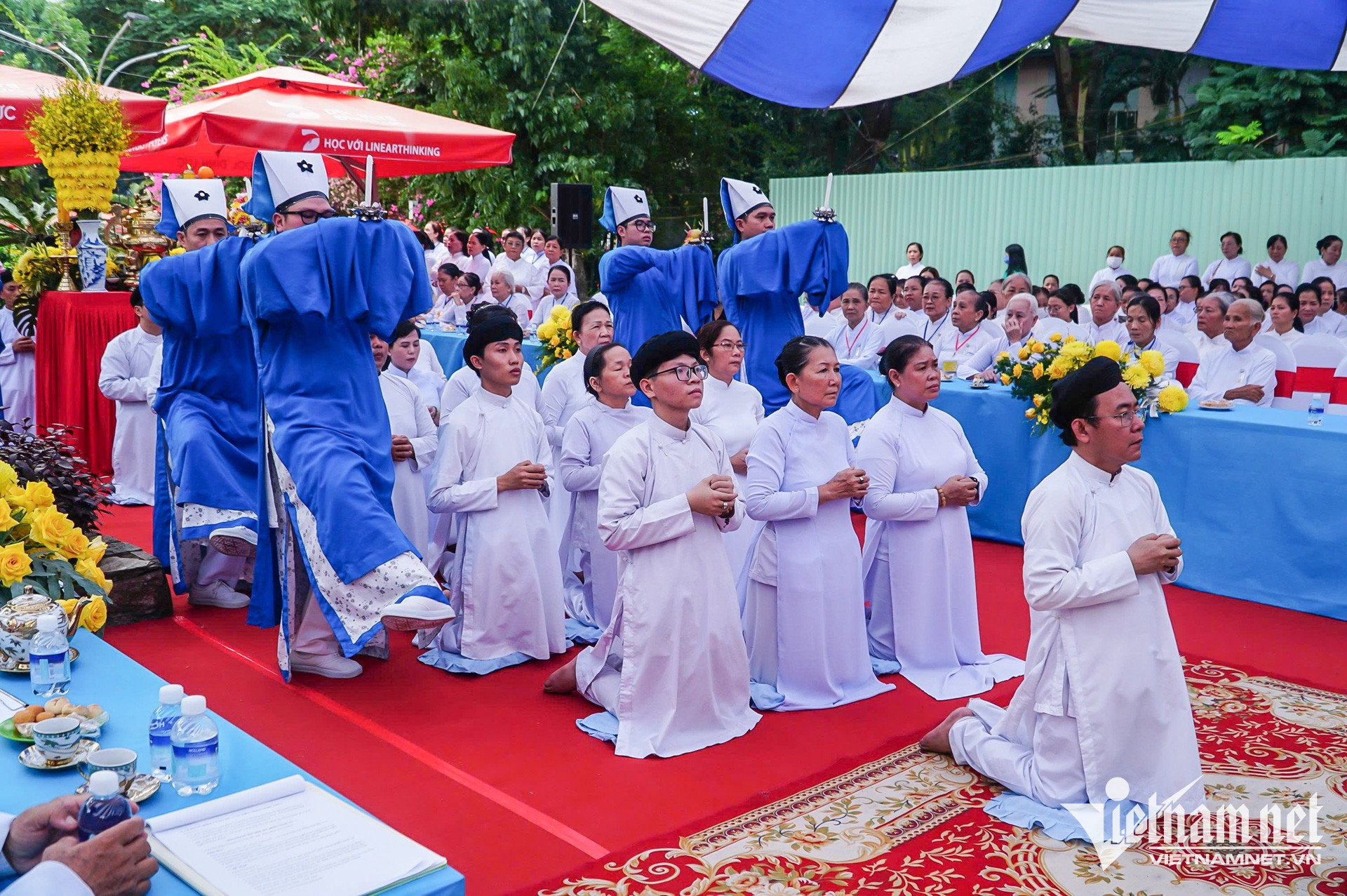 W-cao đài TPHCM nguyễn huế 12.jpg