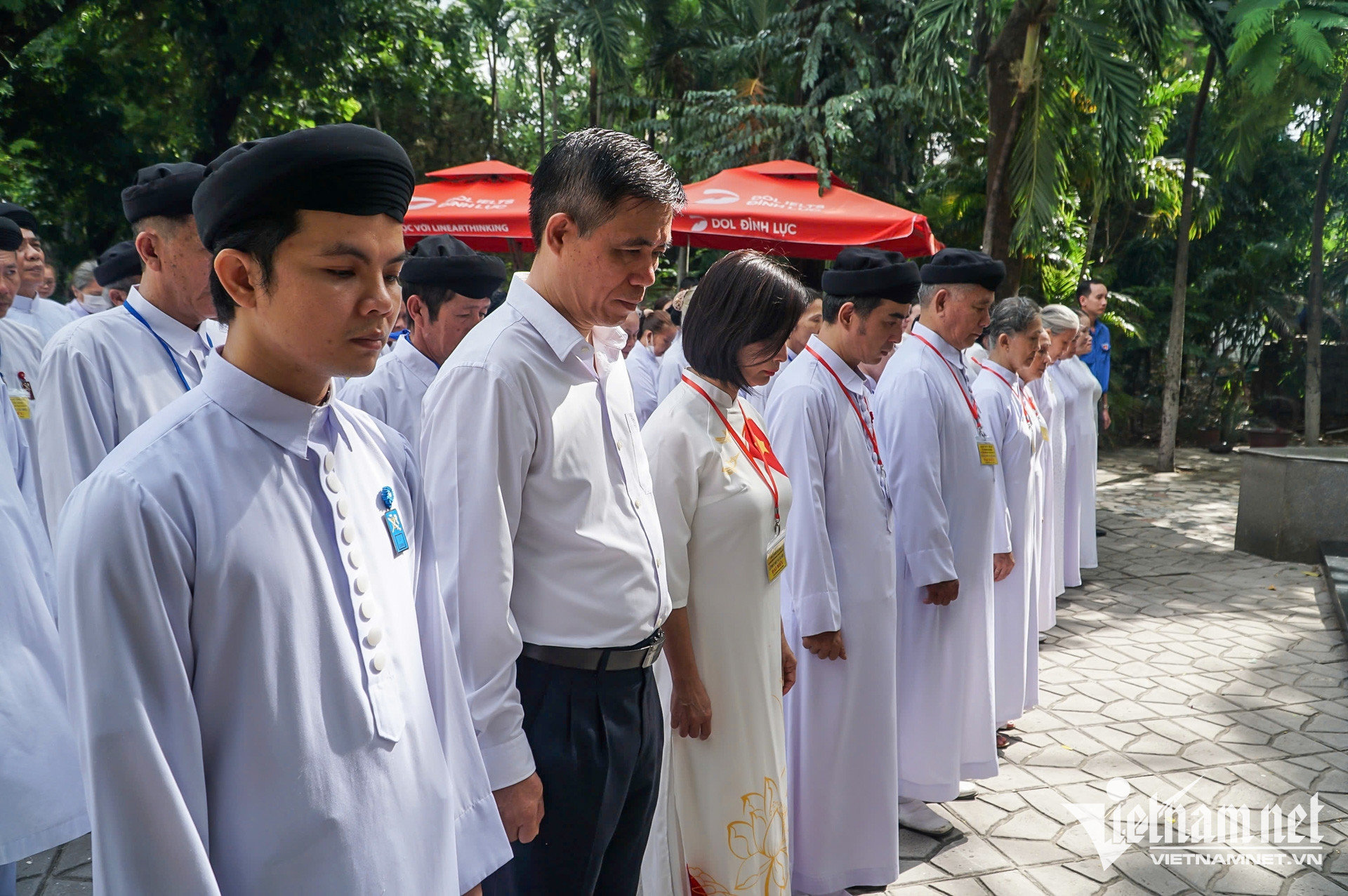 W-cao đài TPHCM nguyễn huế 8.jpg
