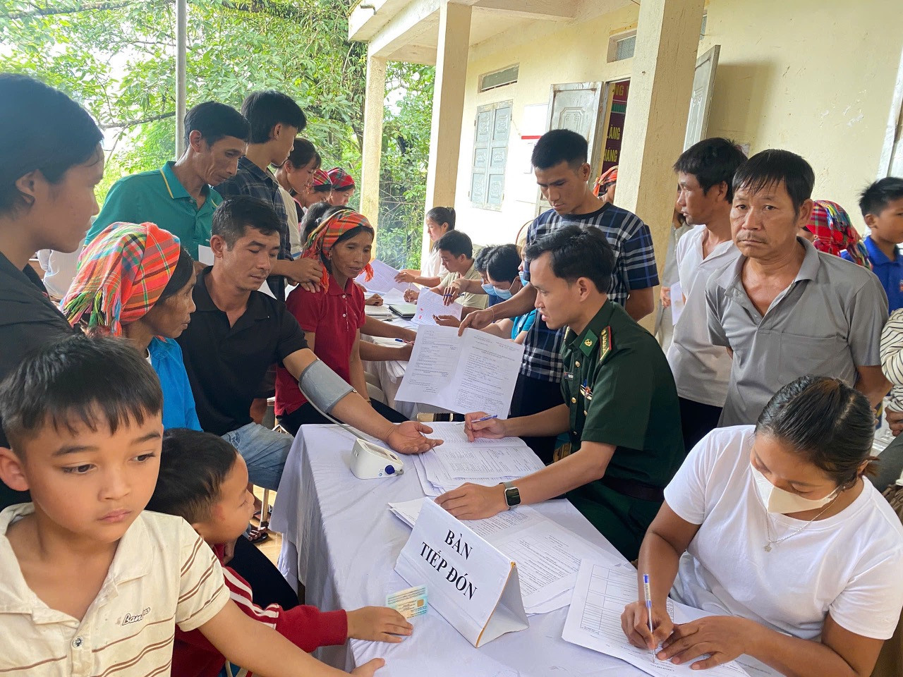 Khám chữa bệnh Ảnh Đức Duẩn