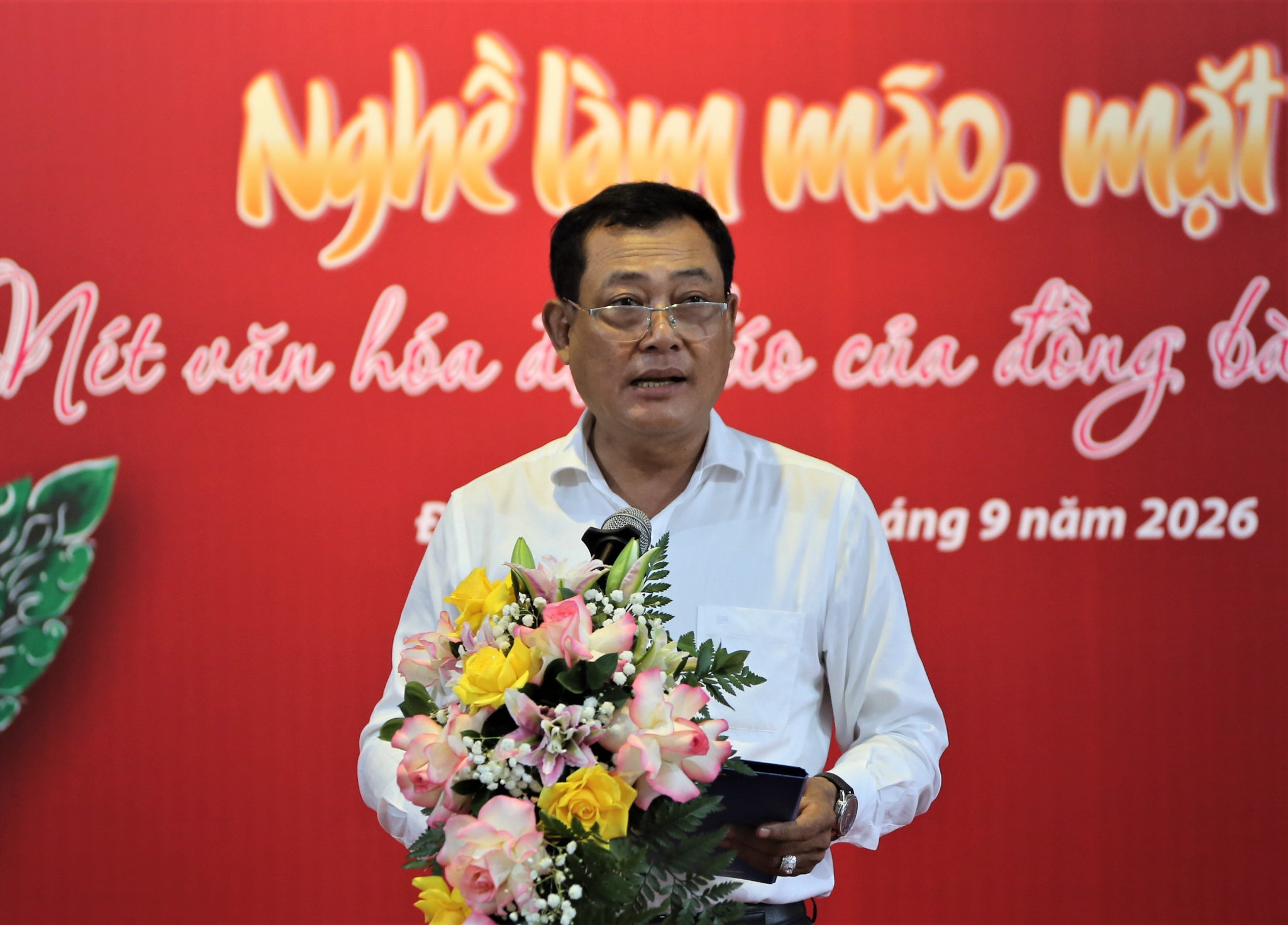 Phó Giám đốc Sở Văn hóa, Thể thao và Du lịch tỉnh Vĩnh Long Thạch Bồi phát biểu khai mạc