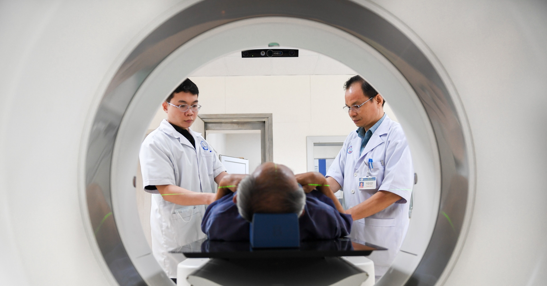 Chính phủ quy định mức phụ cấp ưu đãi nghề mới cho nhân viên y tế 