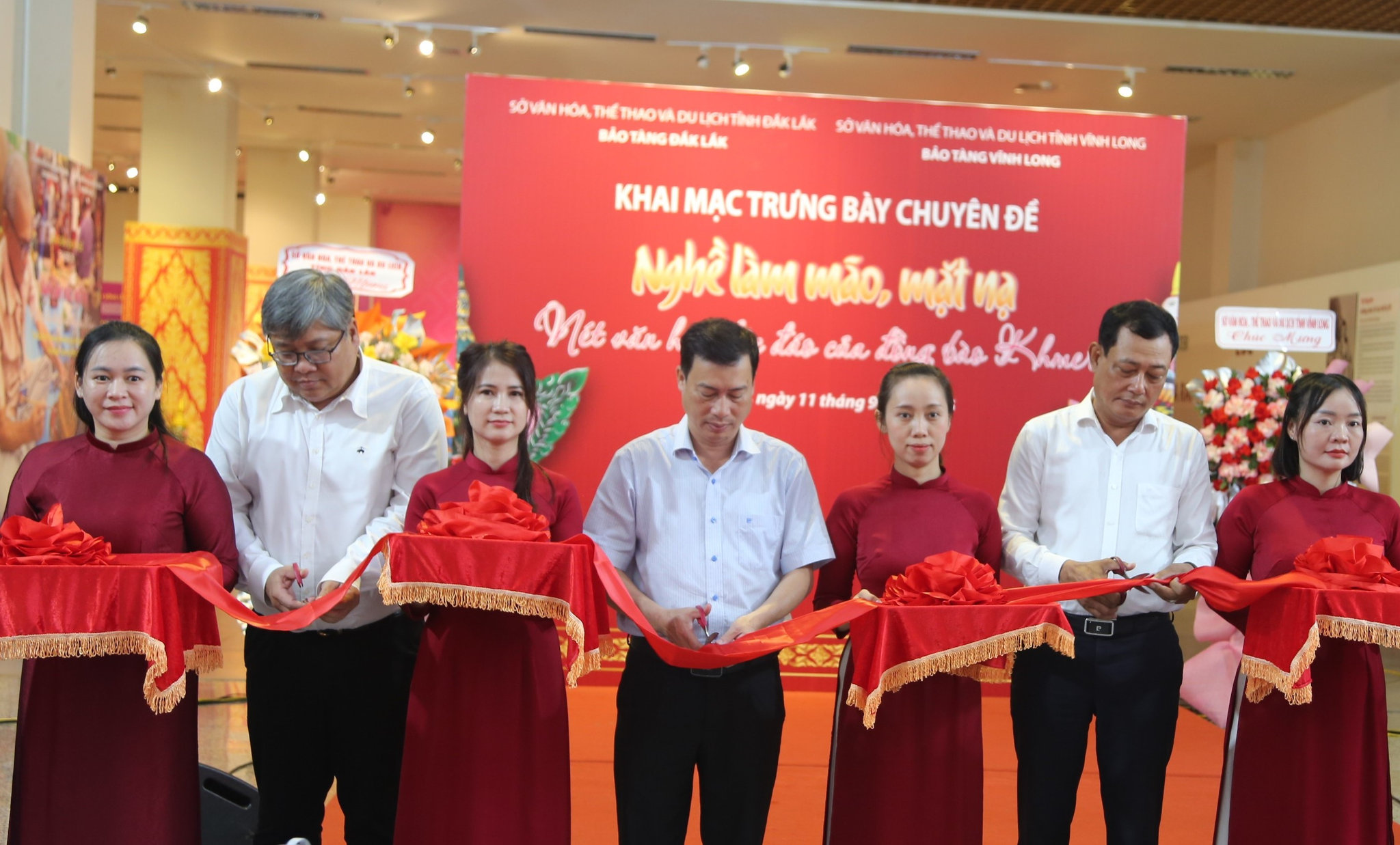 Trưng bày chuyên đề “Nghề làm mão, mặt nạ – Nét văn hóa độc đáo của đồng bào Khmer”
