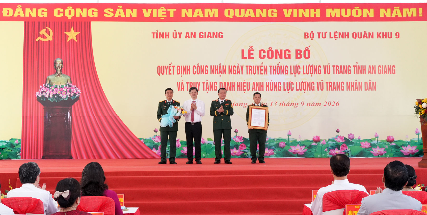 An Giang ghi dấu mốc lịch sử, công bố Ngày truyền thống Lực lượng vũ trang tỉnh 