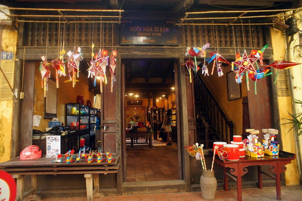 Hồ Gươm sẽ trở thành điểm hội tụ của “Đêm hội Trăng Rằm”, một trong những hoạt động nổi bật của chuỗi “Lưu trăng phố cổ 2026 - Hành trình kết nối di sản, lan tỏa giá trị văn hóa Việt”. Ảnh iViVu
