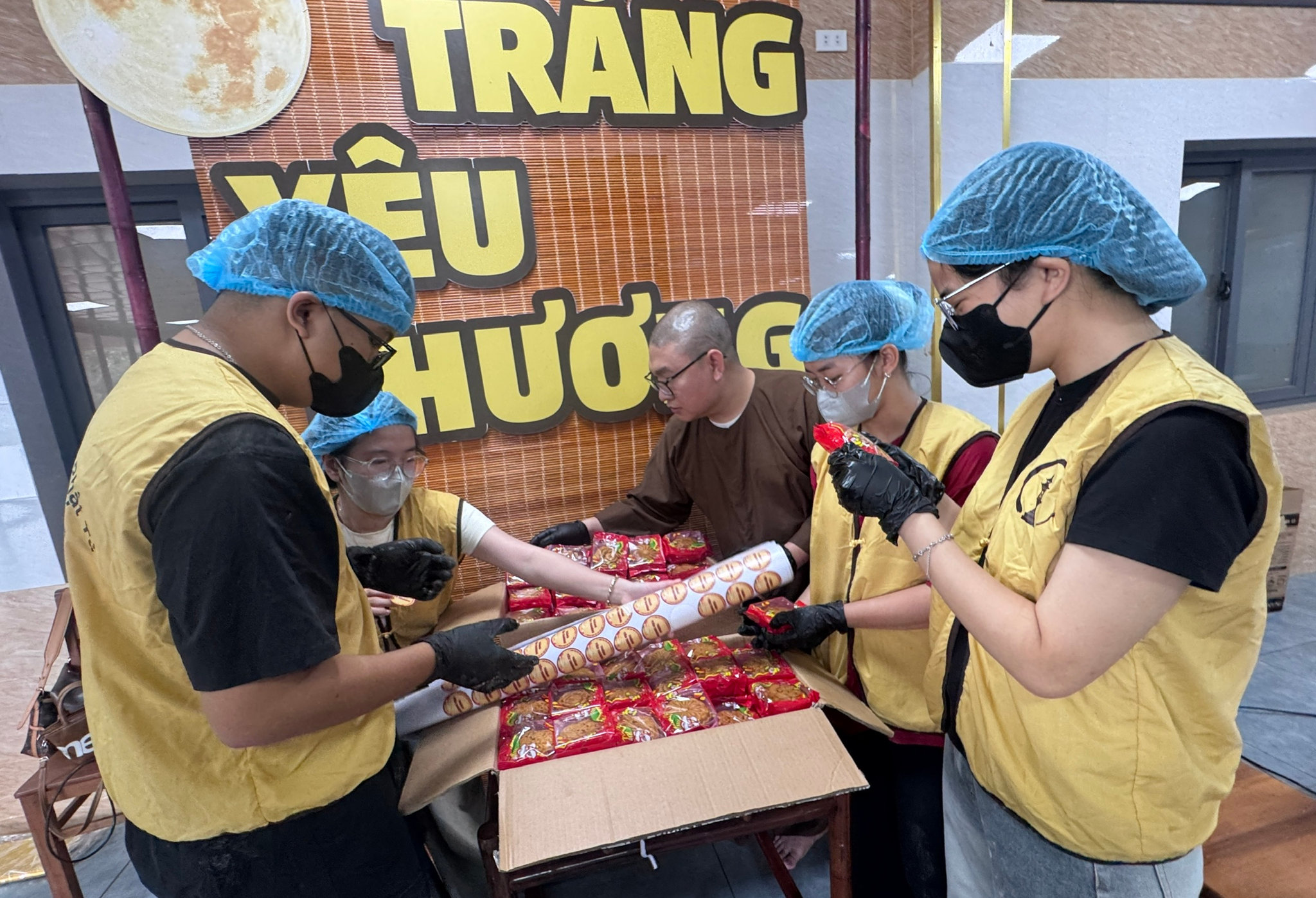 Thiền viện Trúc Lâm Hộ Quốc kết nối trao mùa “Trăng yêu thương” 