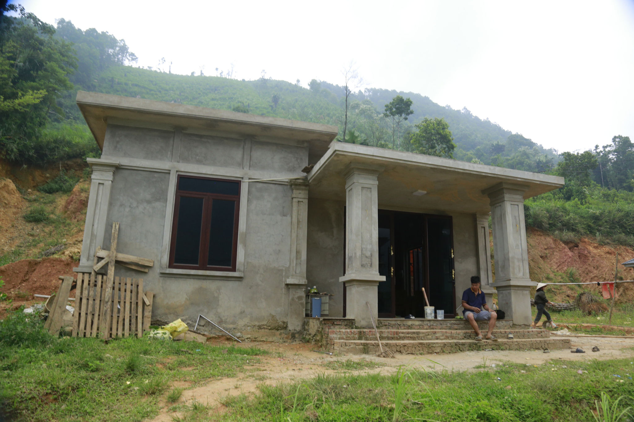 Căn nhà đang hoàn thiện của gia đình anh Nguyễn Văn Thảo.