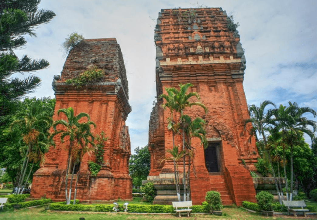 Tháp đôi