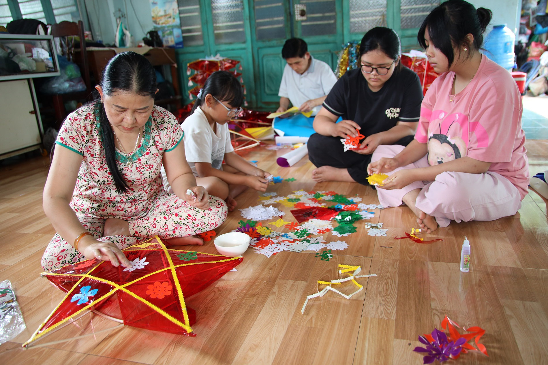 Mỗi mùa Trung thu là dịp để các thành viên trong gia đình tụ họp, gắn kết với nhau