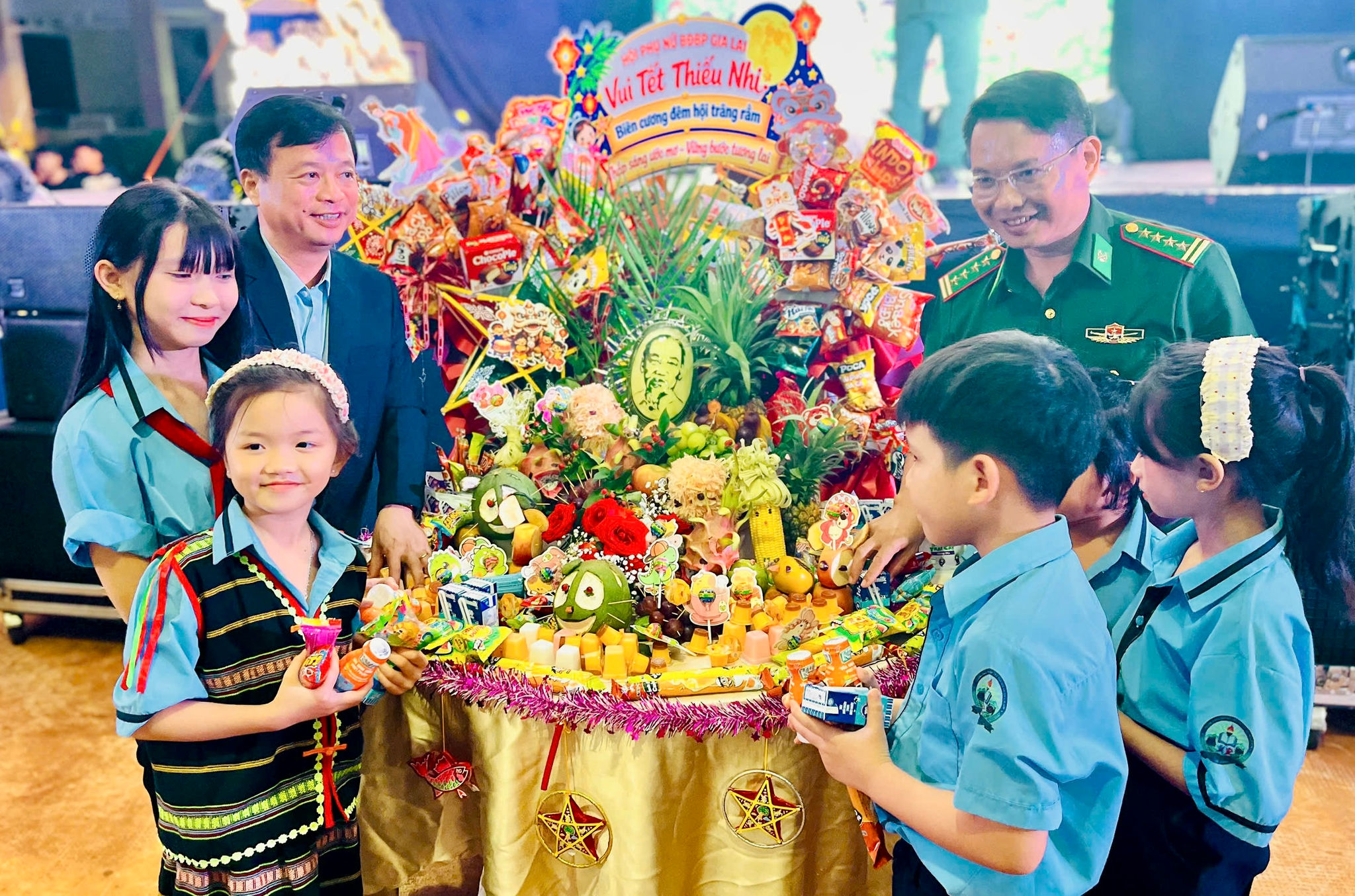 Lần đầu tiên đón Tết Trung thu ở ngôi trường mới nơi biên cương 