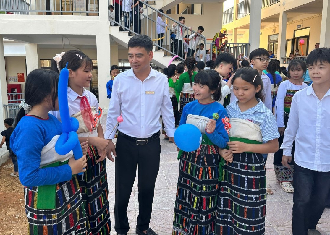 dem-hoi-trang-ram.jpg-13.jpg
