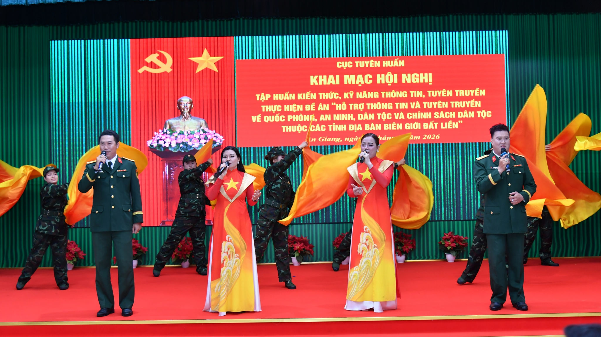 Ban tổ chức mong muốn, bằng nhiều hình thức tuyên truyền, sát thực tế tiếp tục nâng cao hiệu quả nhiệm vụ thông tin, tuyên truyền Đề án 1219 trên địa bàn. Ảnh: Hữu Tài