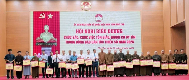 303 chức sắc, chức việc tôn giáo và người có uy tín tiêu biểu năm 2026 được biểu dương. Ảnh: Tứ Hiệp