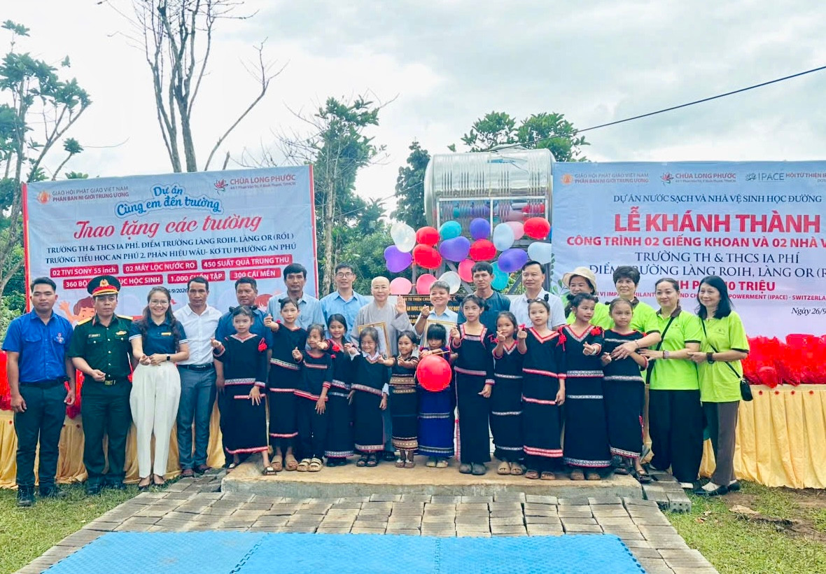 Học sinh vùng khó Gia Lai có giếng nước sạch, nhà vệ sinh mới 