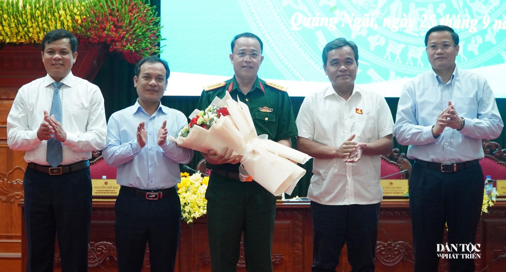 tặng hoa